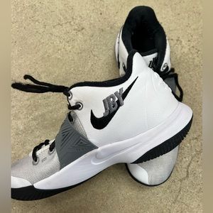 Nike Kyrie Fly Trap 3 White Cool Gray